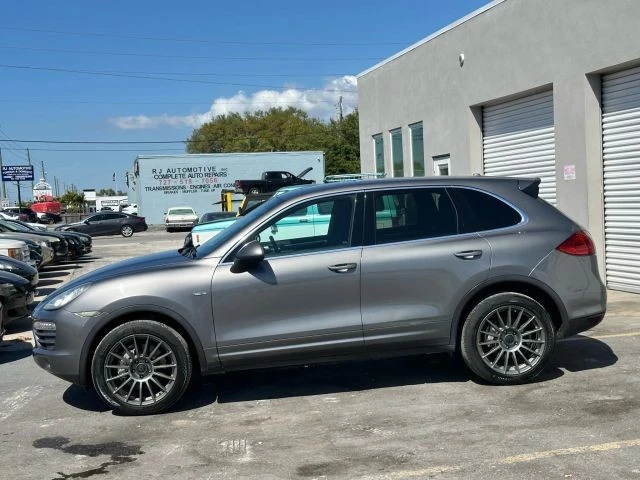 2011 Porsche 958 Cayenne S - Image 5 of 21