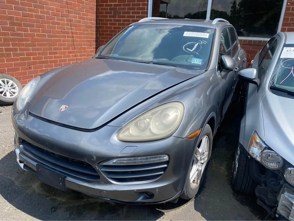 2011 Porsche 958 Cayenne S - Image 2 of 6
