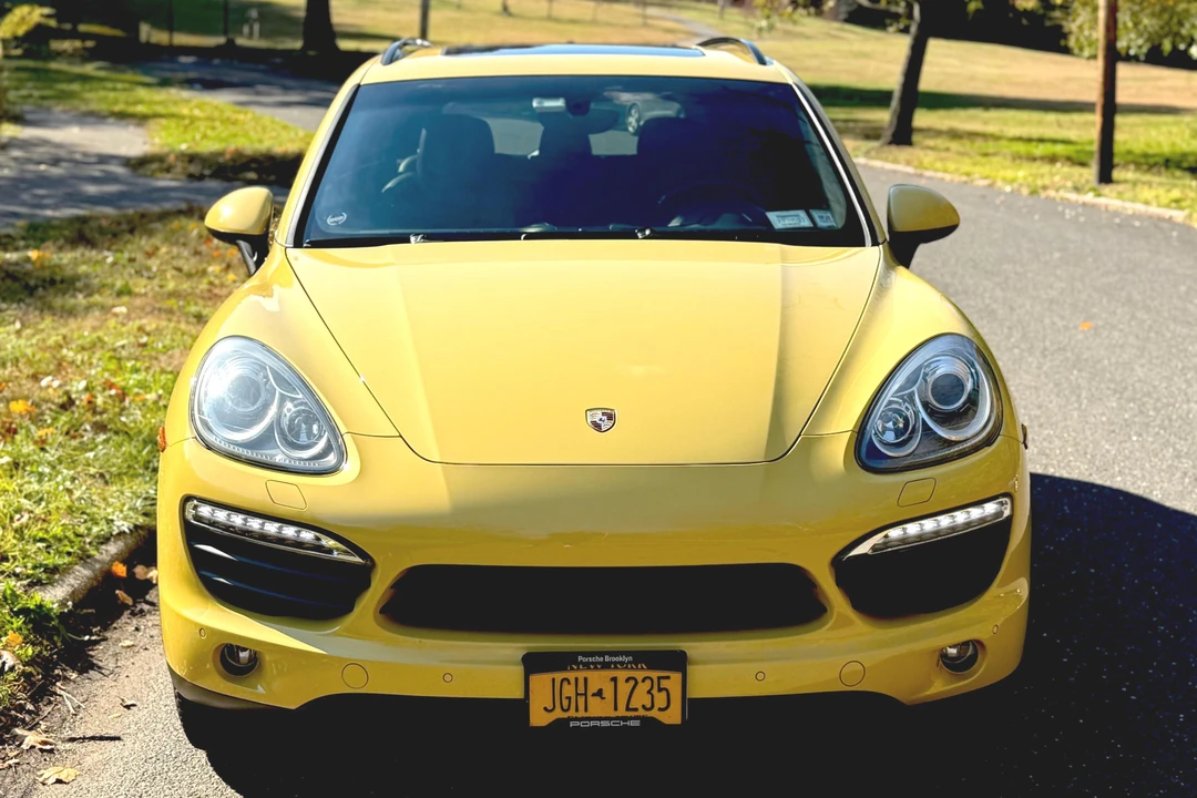 2011 Porsche 958 Cayenne S - Image 2 of 31