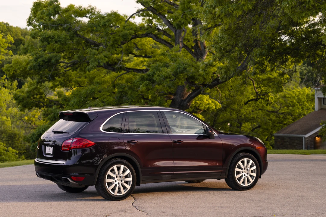2011 Porsche 958 Cayenne S - Image 9 of 31