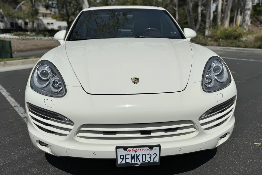 2011 Porsche 958 Cayenne S - Image 2 of 31