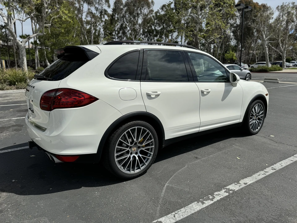 2011 Porsche 958 Cayenne S - Image 17 of 31