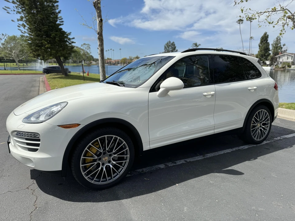 2011 Porsche 958 Cayenne S - Image 9 of 31