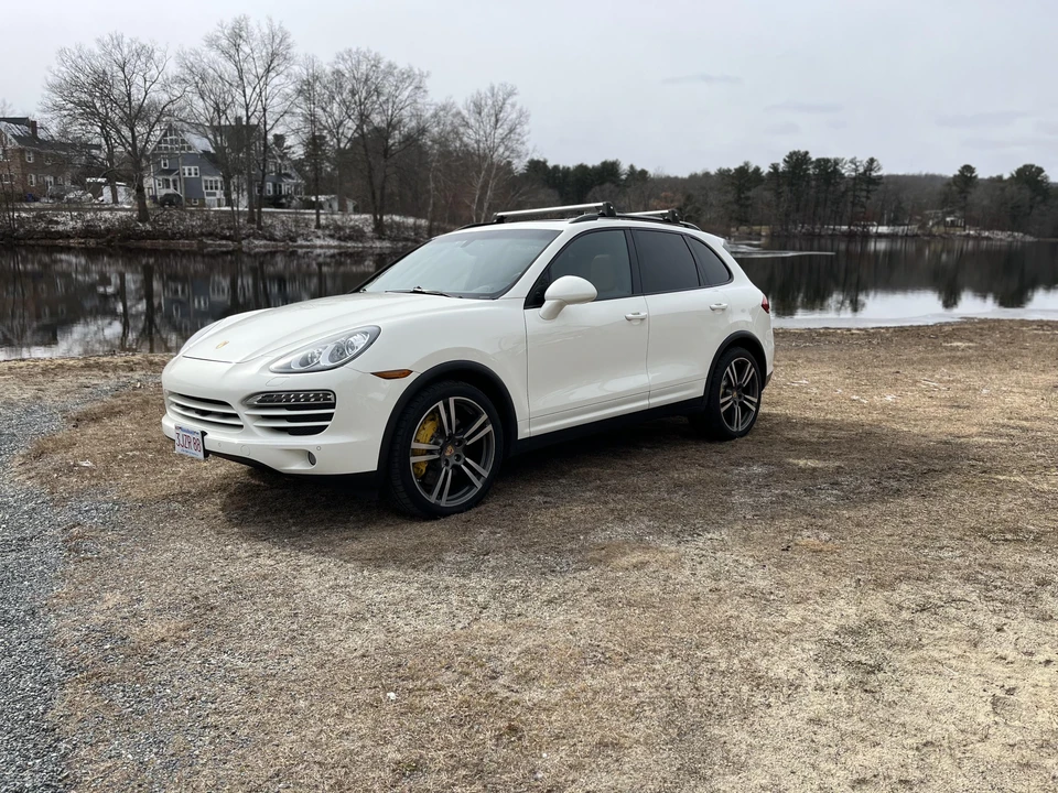 2011 Porsche 958 Cayenne S - Image 6 of 31