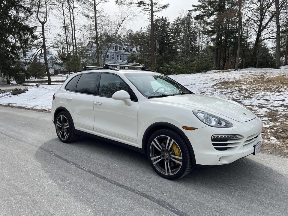 2011 Porsche 958 Cayenne S - Image 9 of 31