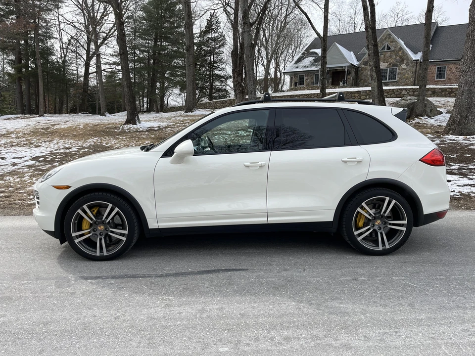 2011 Porsche 958 Cayenne S - Image 7 of 31