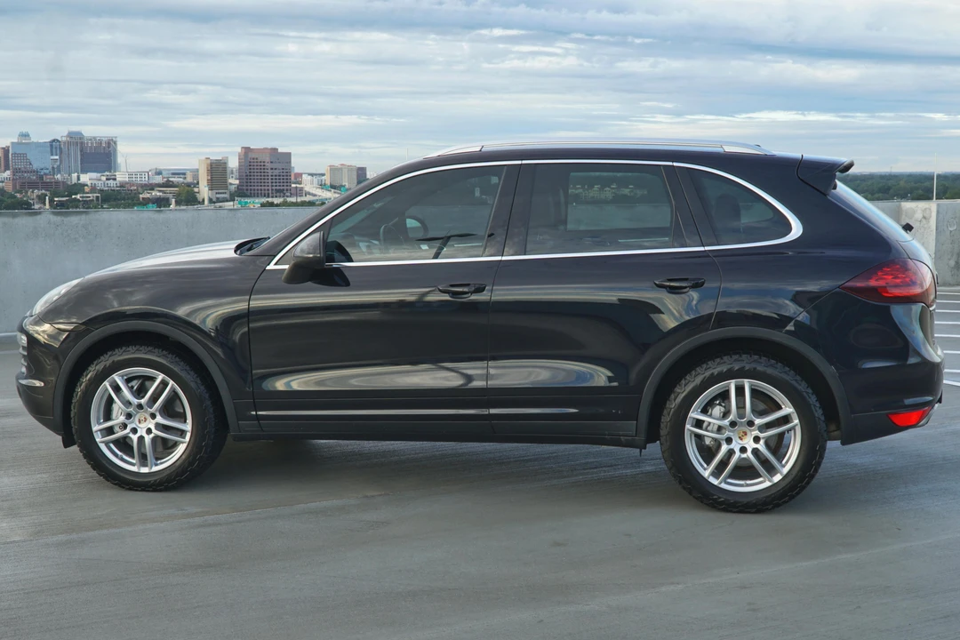 2011 Porsche 958 Cayenne S - Image 3 of 31
