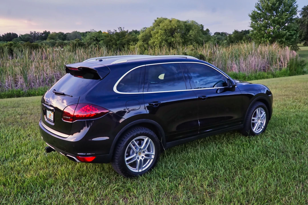 2011 Porsche 958 Cayenne S - Image 12 of 31