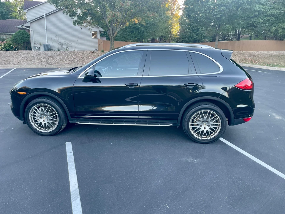 2011 Porsche 958 Cayenne S - Image 12 of 31