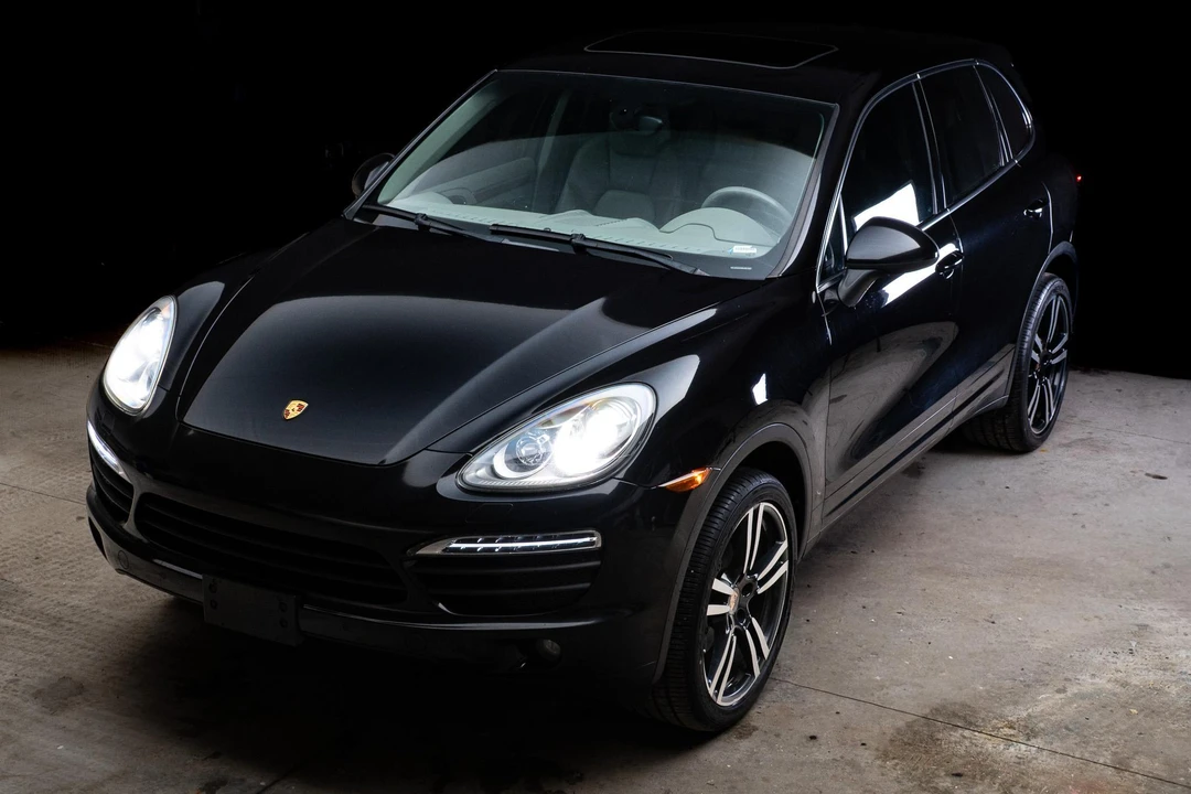 2011 Porsche 958 Cayenne S - Image 13 of 31