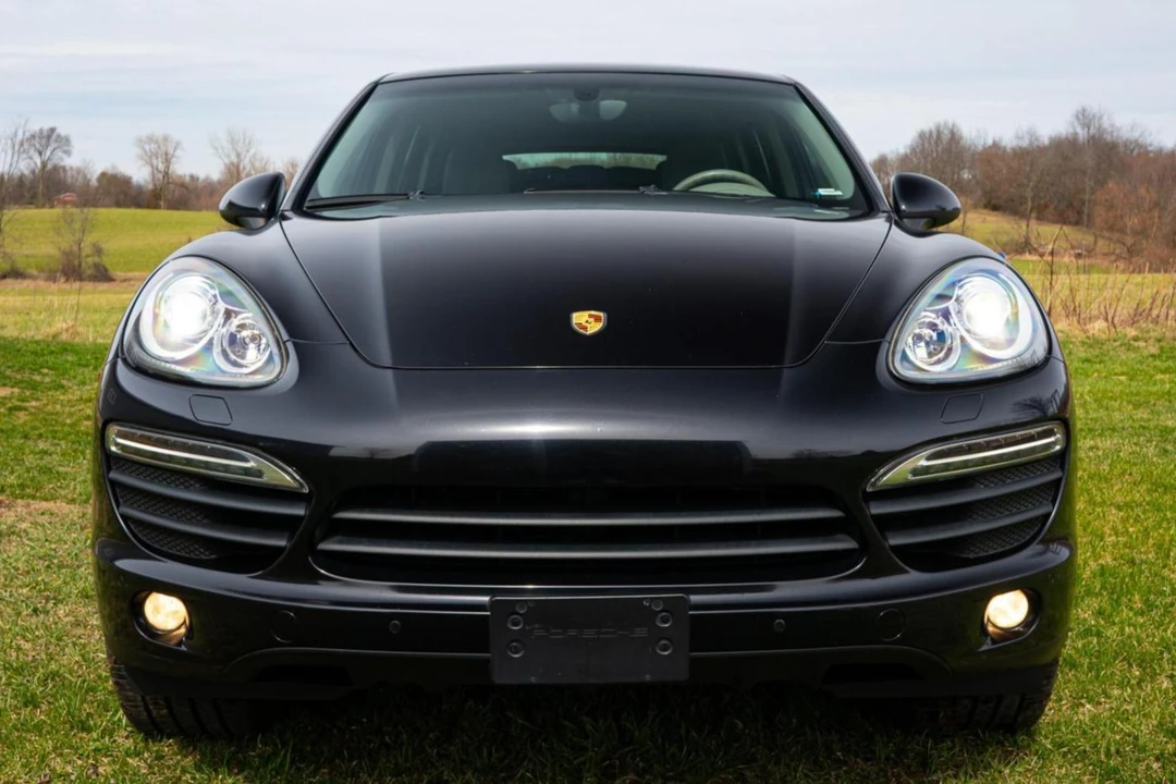 2011 Porsche 958 Cayenne S - Image 2 of 31