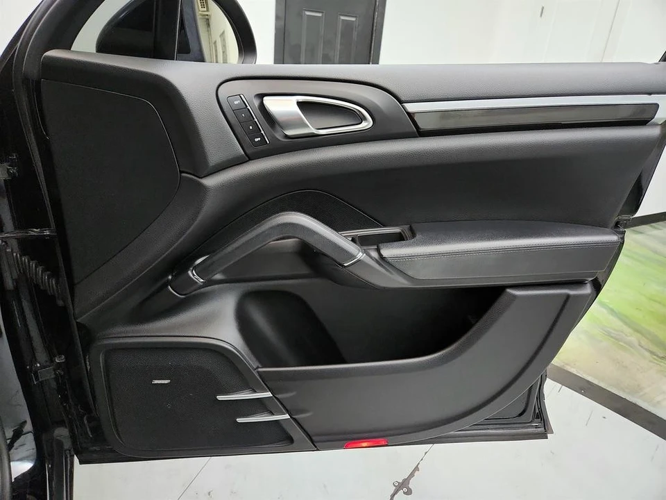 2011 Porsche 958 Cayenne S - Image 28 of 31