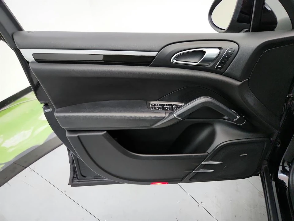 2011 Porsche 958 Cayenne S - Image 23 of 31
