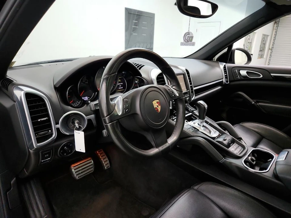 2011 Porsche 958 Cayenne S - Image 13 of 31