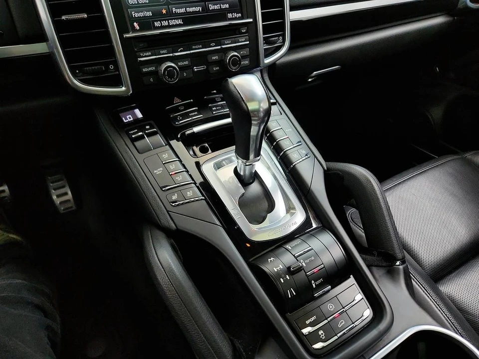 2011 Porsche 958 Cayenne S - Image 18 of 31