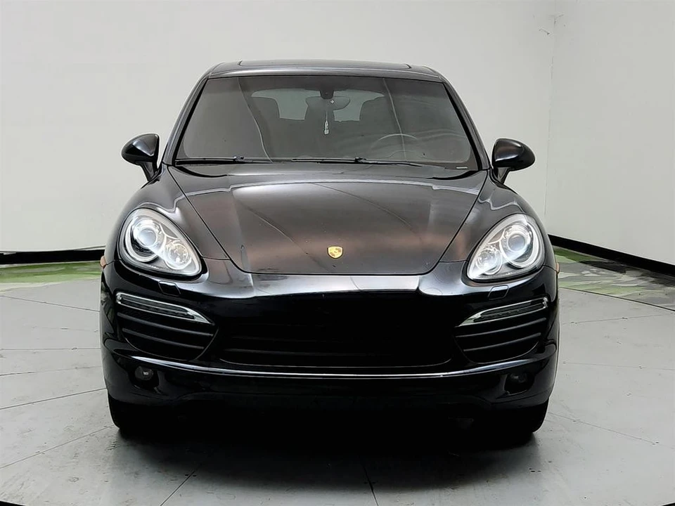 2011 Porsche 958 Cayenne S - Image 2 of 31