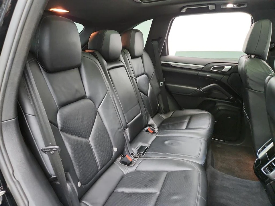 2011 Porsche 958 Cayenne S - Image 29 of 31