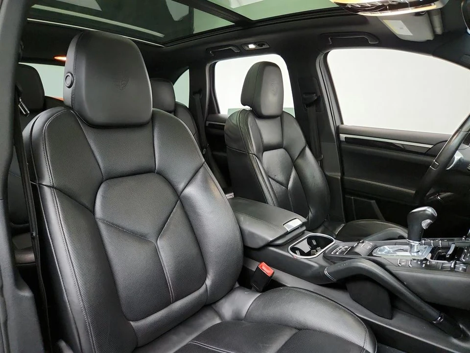 2011 Porsche 958 Cayenne S - Image 27 of 31