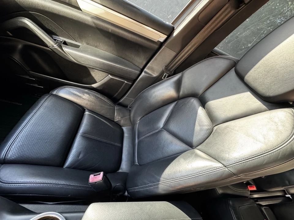 2011 Porsche 958 Cayenne S - Image 11 of 16