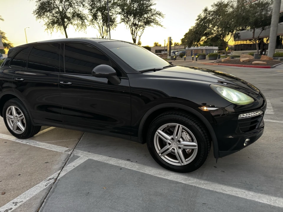2011 Porsche 958 Cayenne S - Image 2 of 16