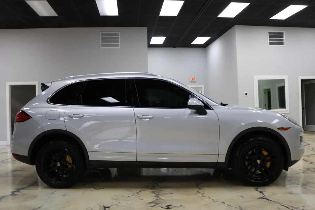 2011 Porsche 958 Cayenne S - Image 8 of 31