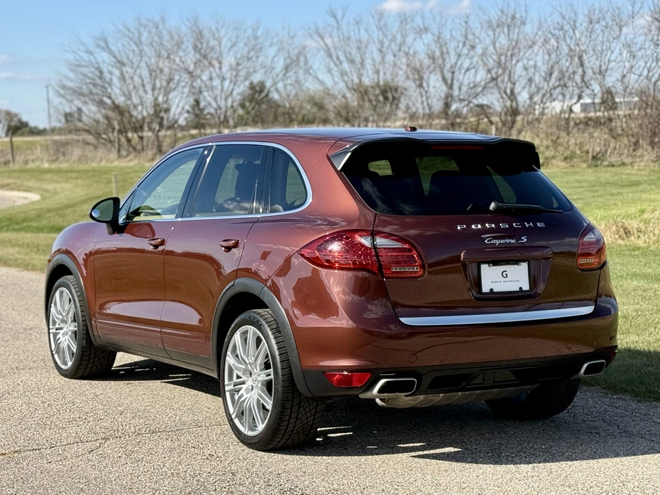 2011 Porsche 958 Cayenne S - Image 9 of 31