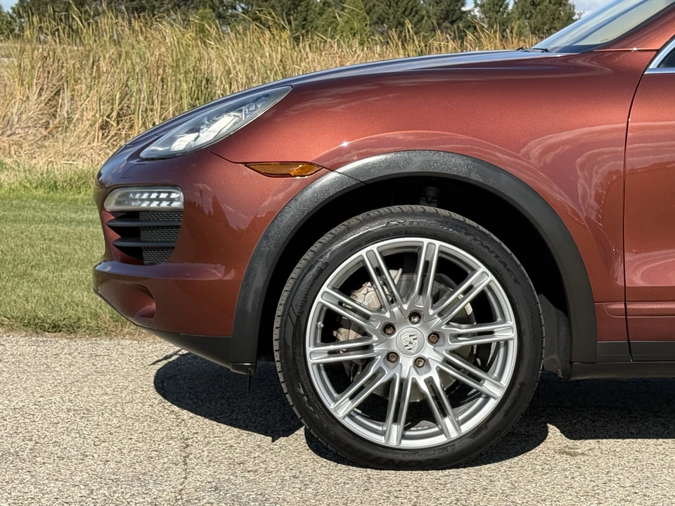 2011 Porsche 958 Cayenne S - Image 25 of 31