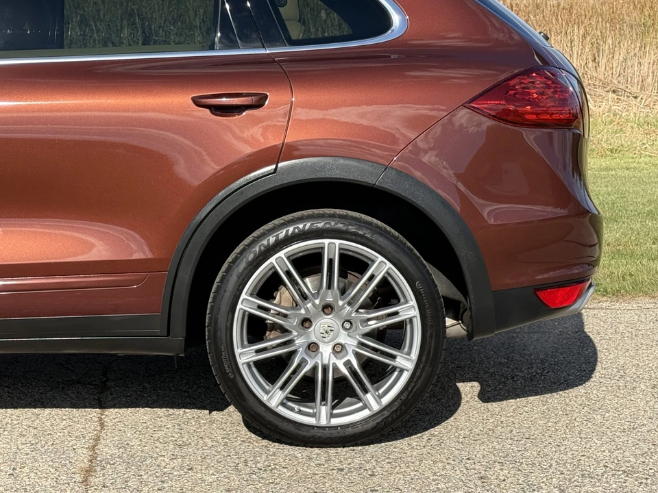 2011 Porsche 958 Cayenne S - Image 28 of 31