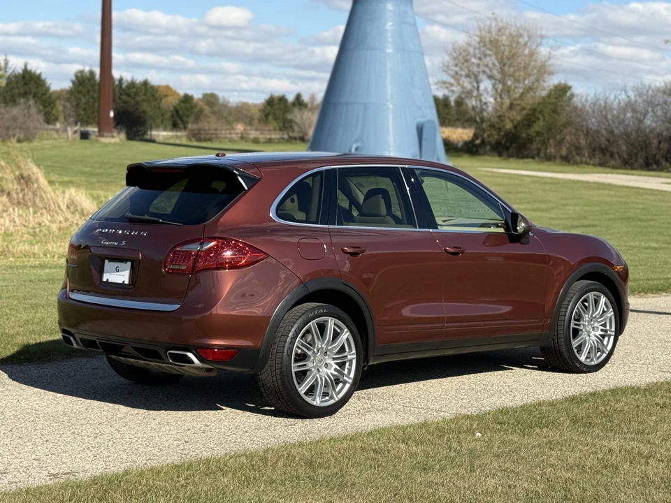 2011 Porsche 958 Cayenne S - Image 13 of 31