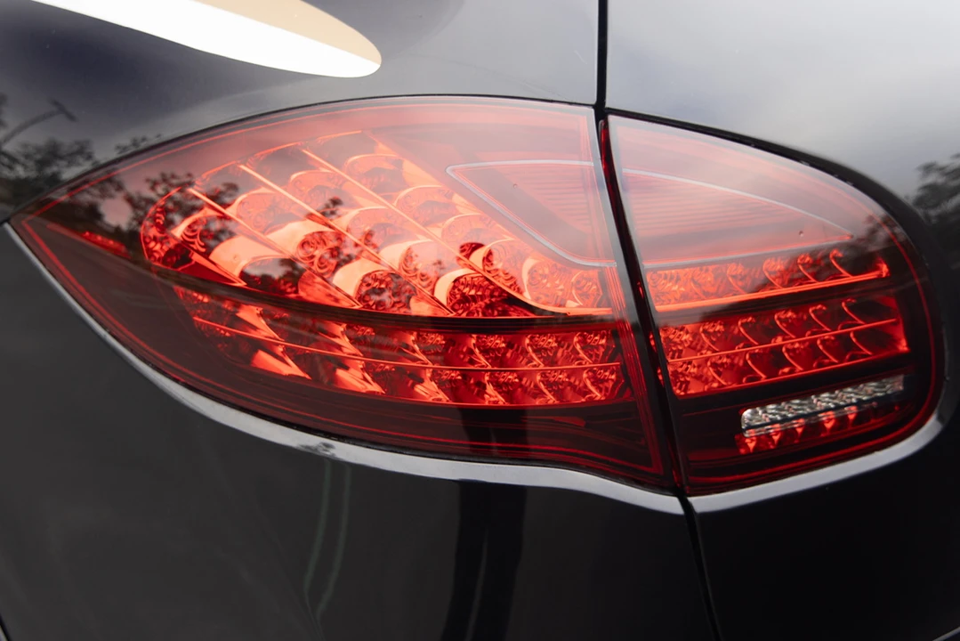 2011 Porsche 958 Cayenne S - Image 22 of 31