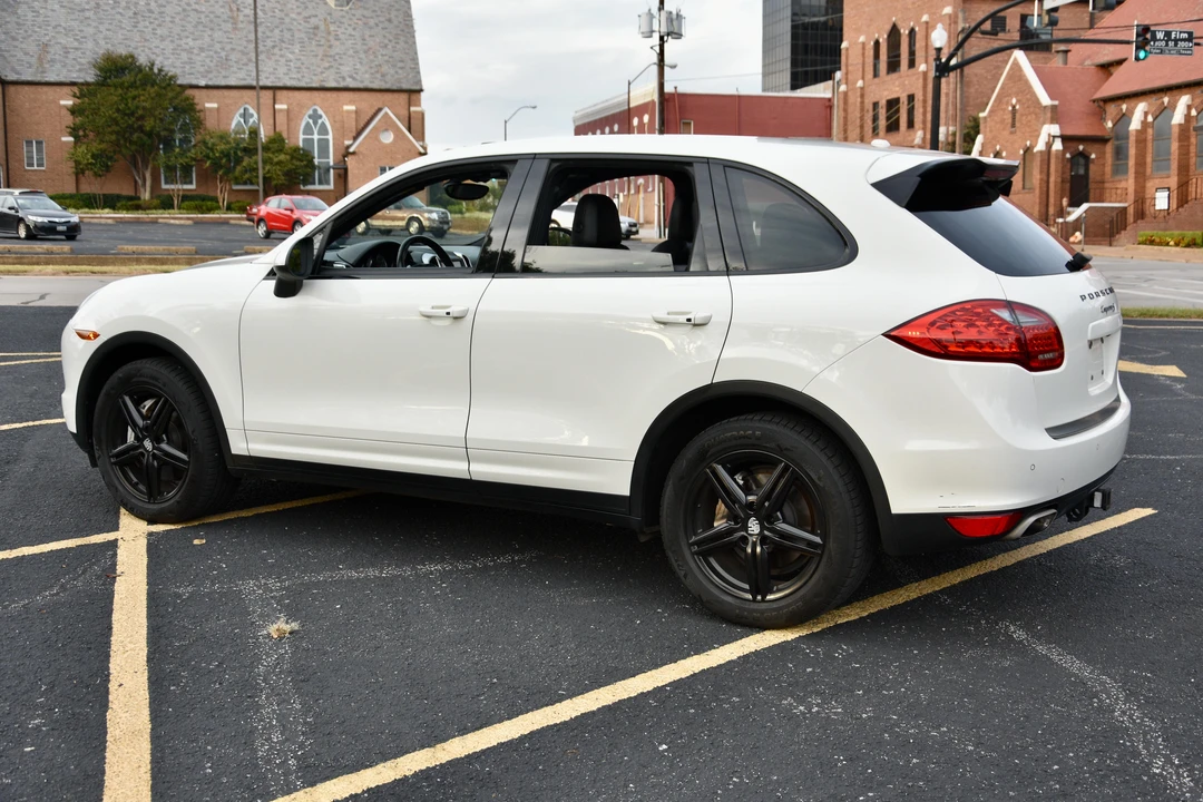 2011 Porsche 958 Cayenne S - Image 12 of 31