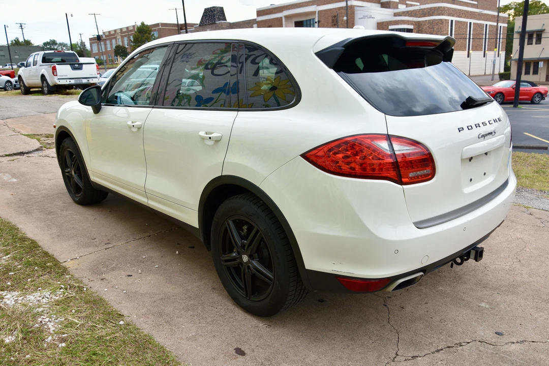2011 Porsche 958 Cayenne S - Image 13 of 31