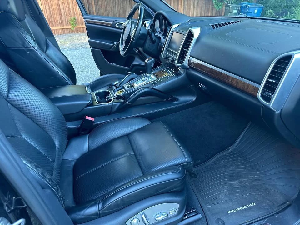 2011 Porsche 958 Cayenne S - Image 10 of 19