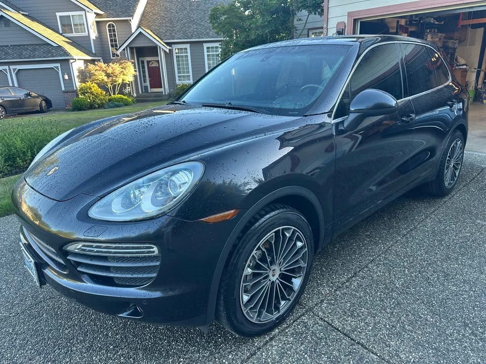 2011 Porsche 958 Cayenne S - Image 2 of 19