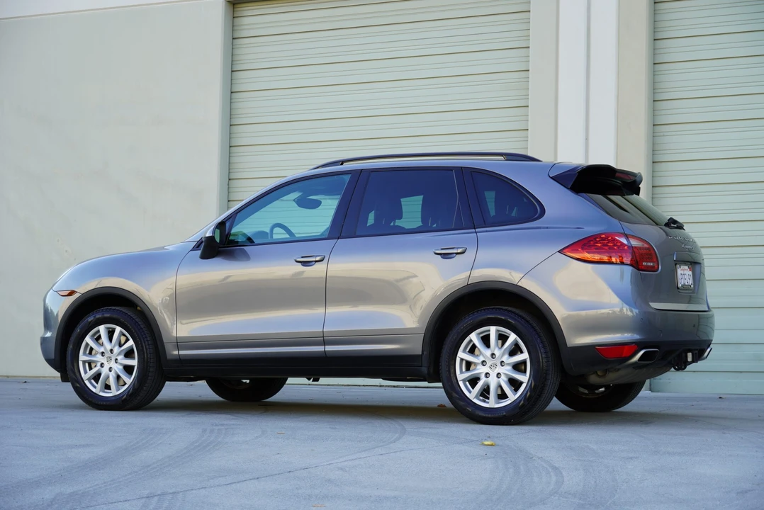 2011 Porsche 958 Cayenne S - Image 15 of 31