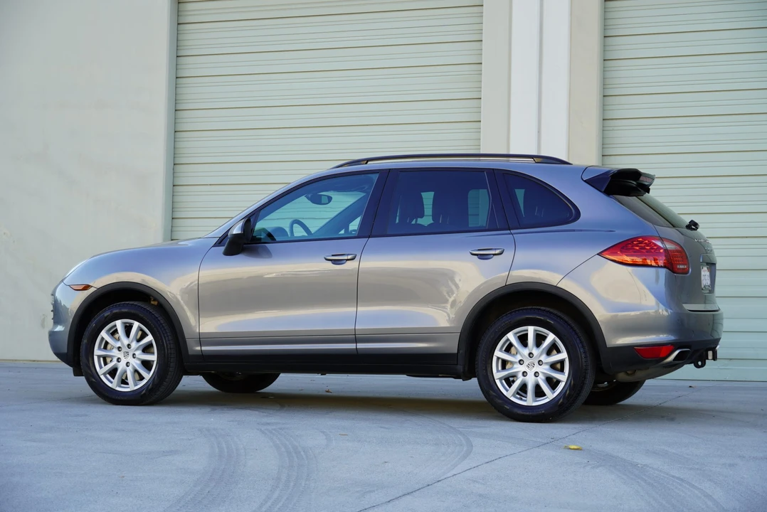 2011 Porsche 958 Cayenne S - Image 14 of 31
