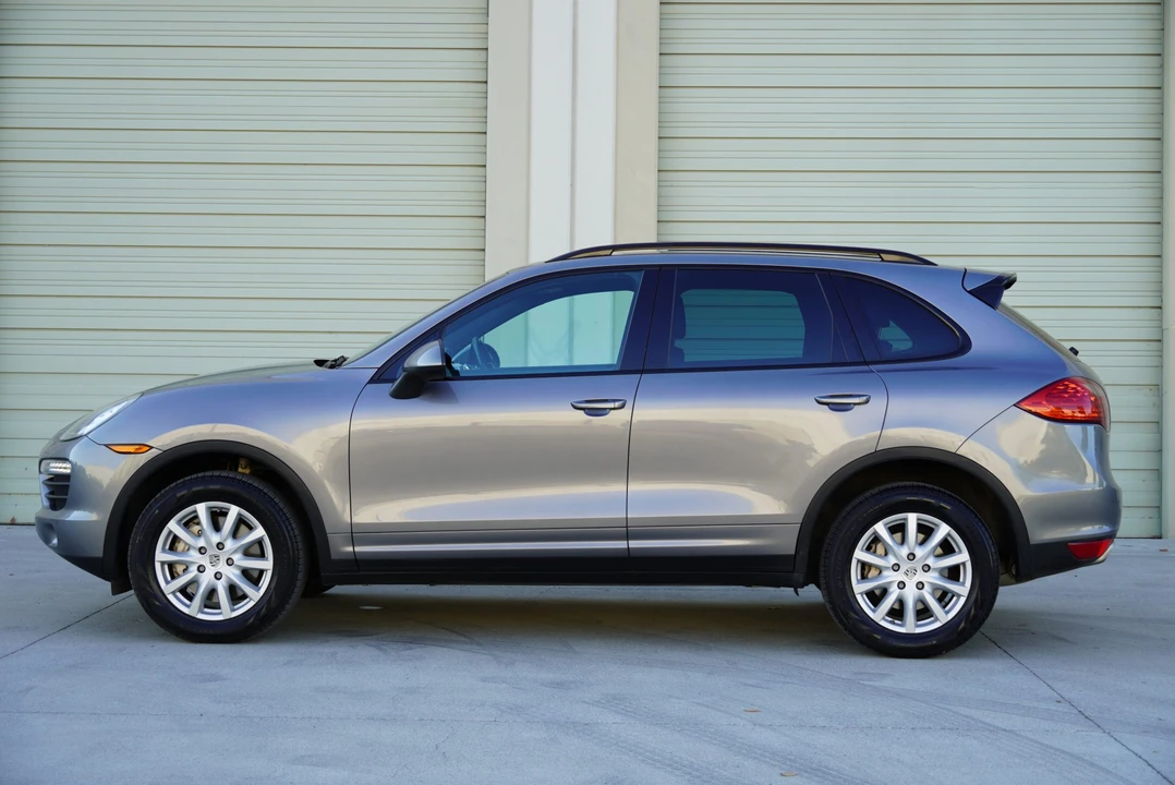 2011 Porsche 958 Cayenne S - Image 11 of 31