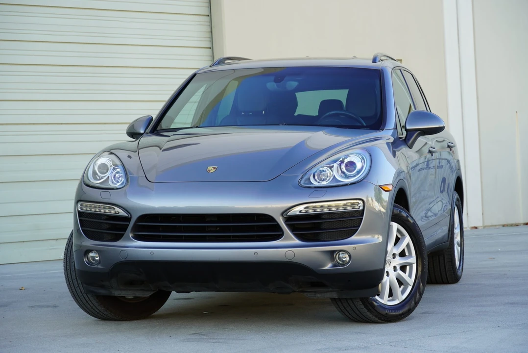 2011 Porsche 958 Cayenne S - Image 2 of 31