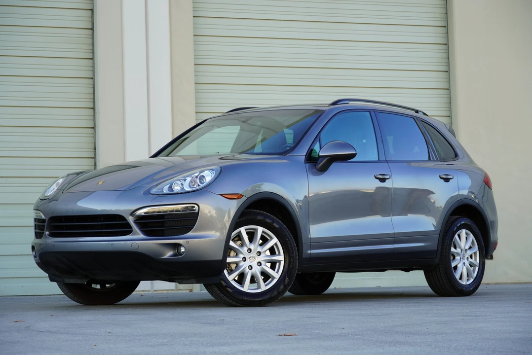 2011 Porsche 958 Cayenne S - Image 10 of 31
