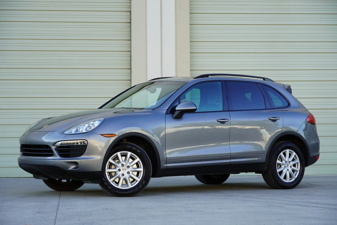 2011 Porsche 958 Cayenne S - Image 9 of 31