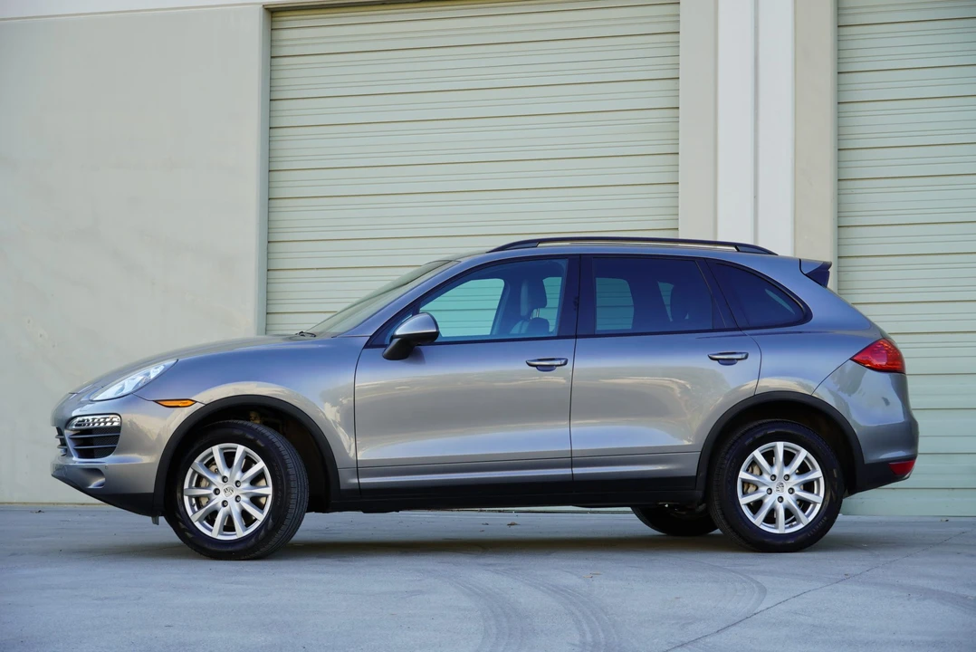 2011 Porsche 958 Cayenne S - Image 8 of 31