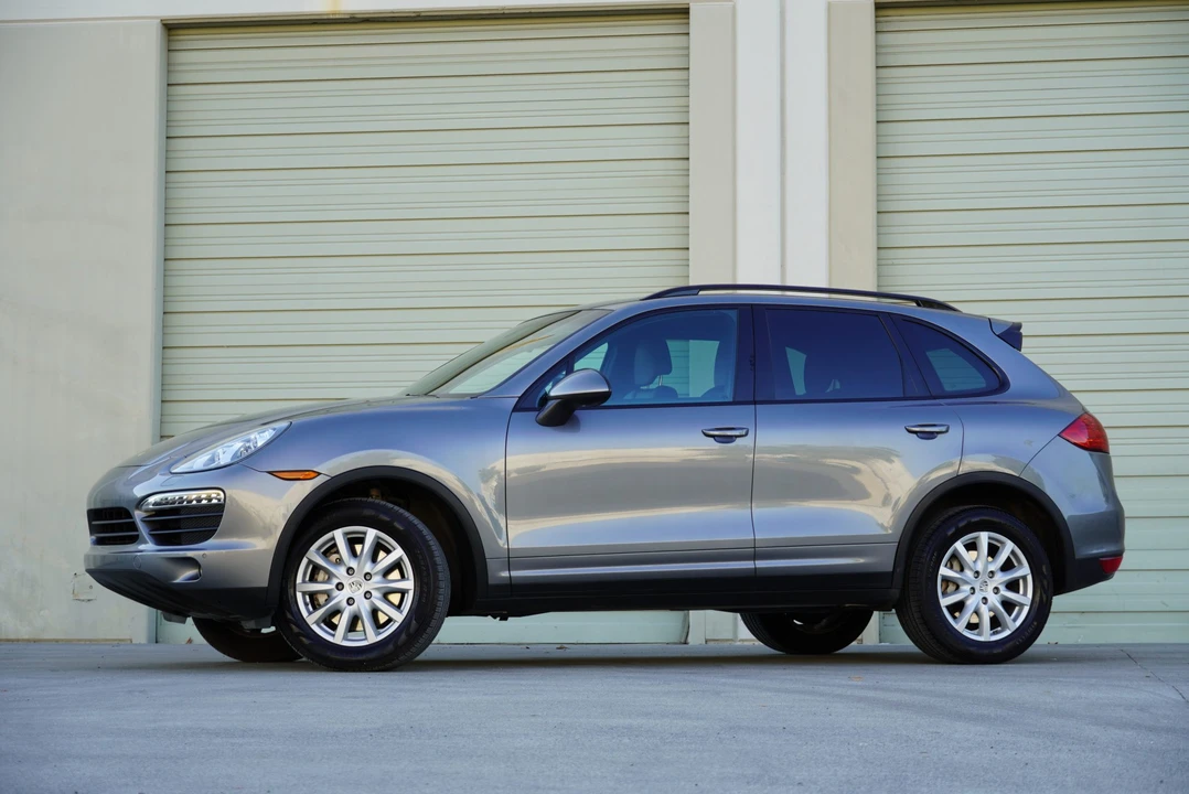 2011 Porsche 958 Cayenne S - Image 7 of 31