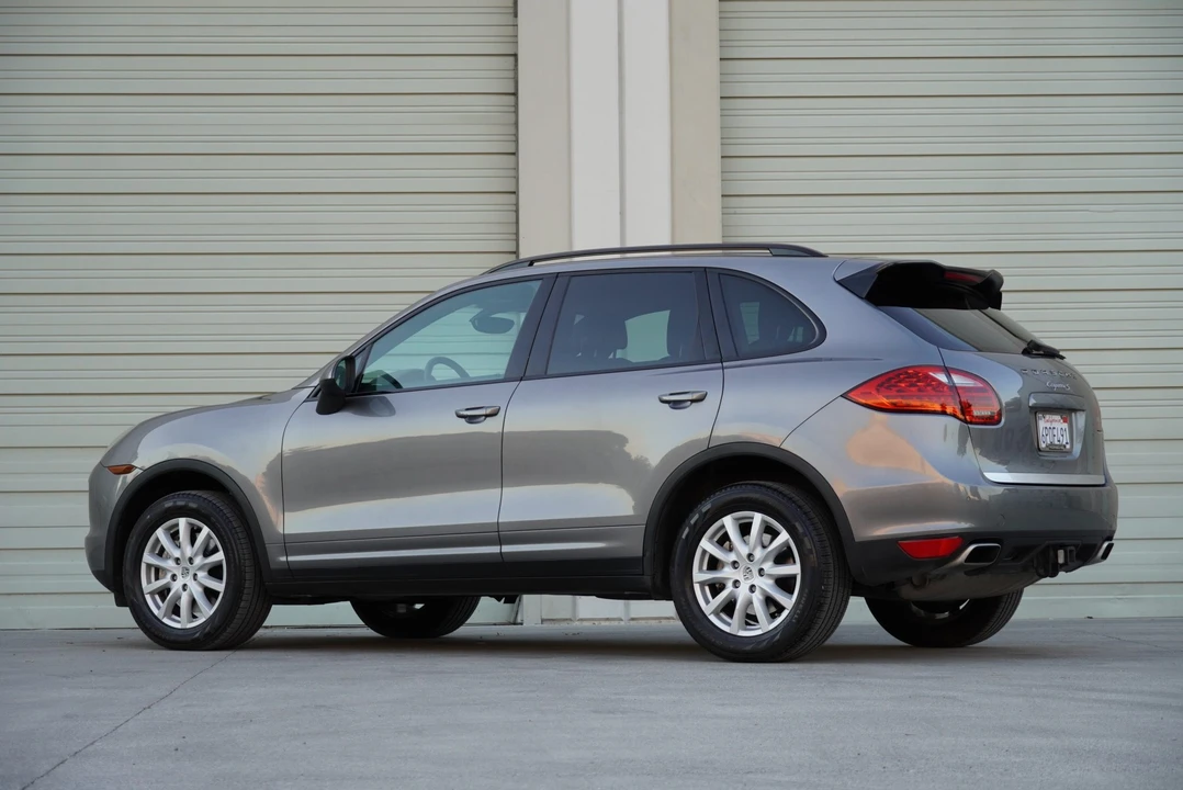 2011 Porsche 958 Cayenne S - Image 17 of 31