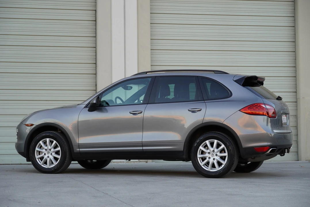 2011 Porsche 958 Cayenne S - Image 16 of 31