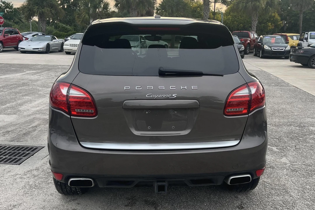 2011 Porsche 958 Cayenne S - Image 5 of 17
