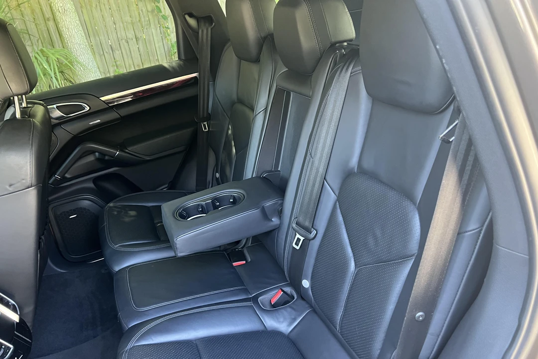 2011 Porsche 958 Cayenne S - Image 14 of 17