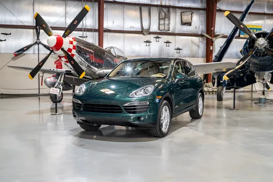 2011 Porsche 958 Cayenne S - Image 2 of 31