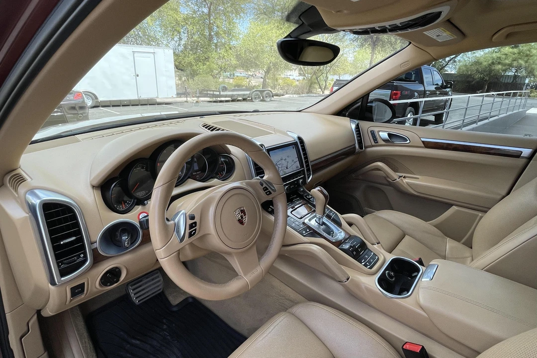 2011 Porsche 958 Cayenne S - Image 10 of 13