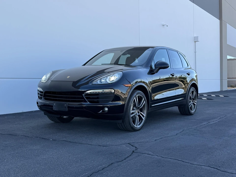 2011 Porsche 958 Cayenne S - Image 2 of 31