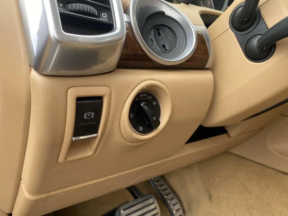 2011 Porsche 958 Cayenne S - Image 29 of 31